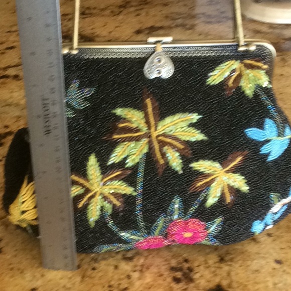 Gorgeous Beaded Bag - Picture 7 of 8